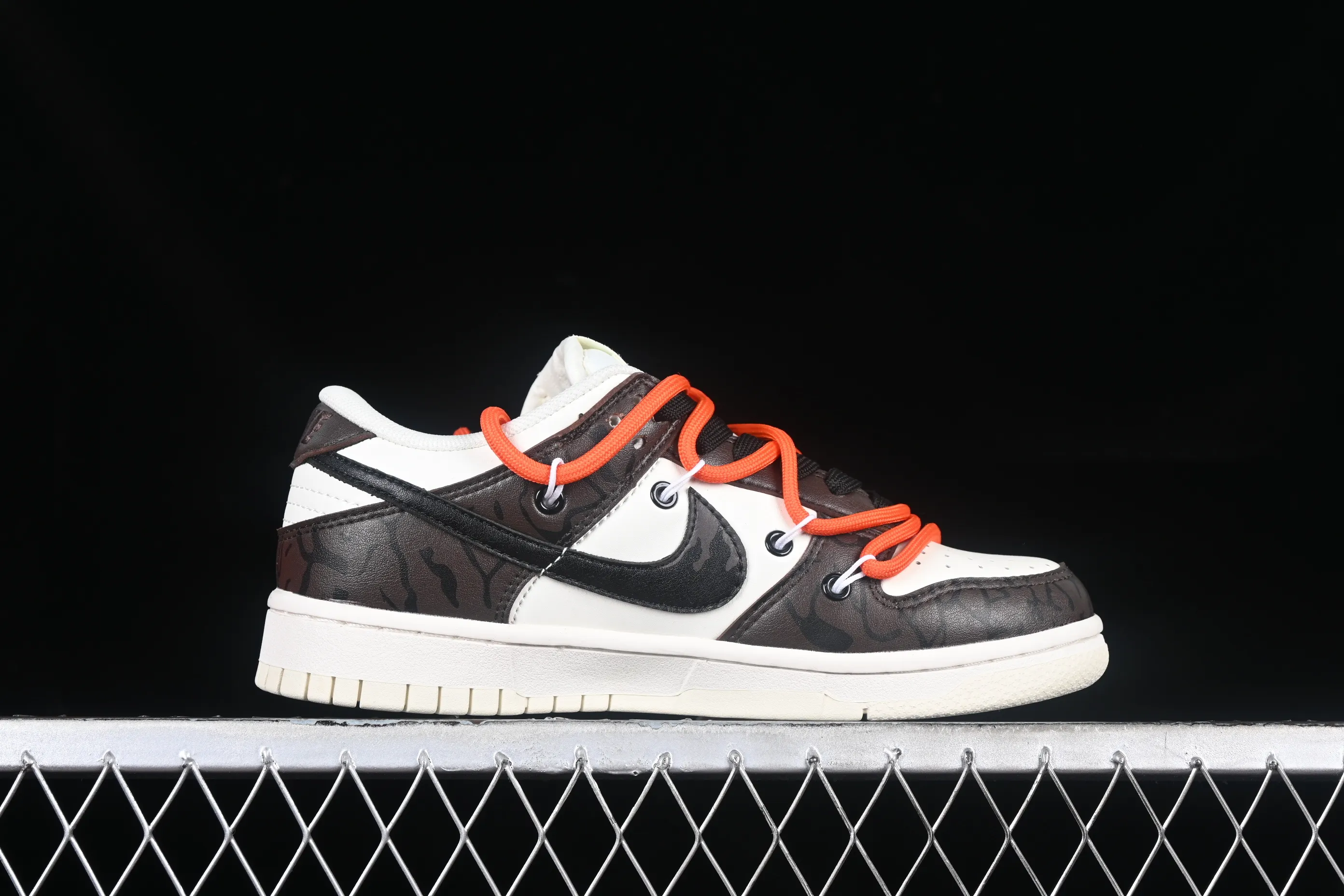 All categories Nk SB Dunk series Nk SB Dunk Low low-top sneakers Nk Dunk Low "Year of the Dragon" Year of the Dragon limited theme SB low-top casual sneakers DJ6188-100
